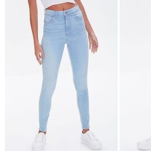 Essential High Rise Skinny Jean
